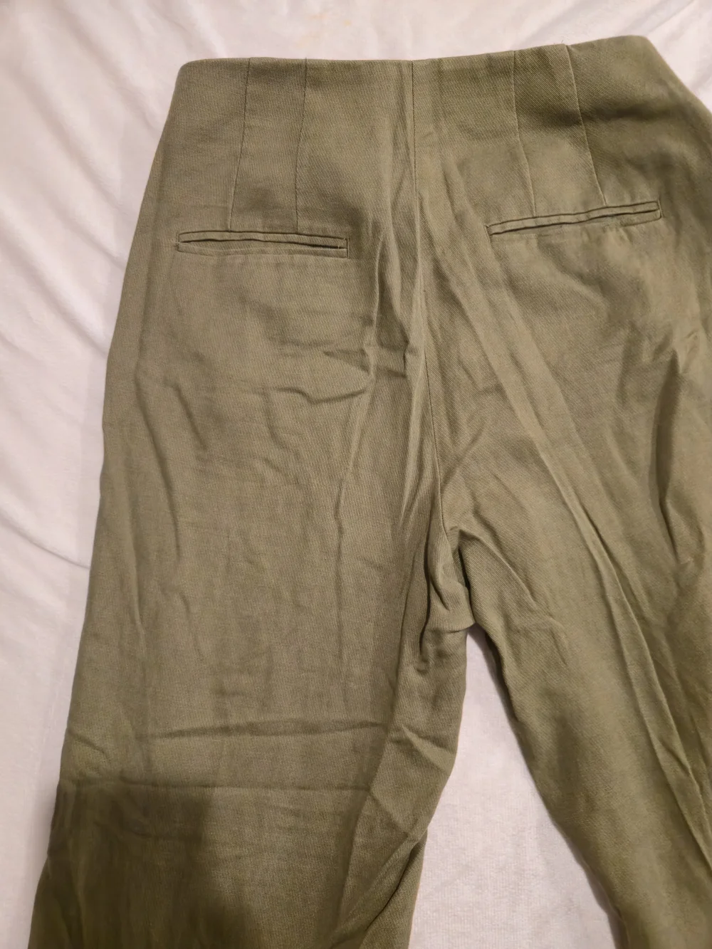 Ann Taylor Olive Green Chinos Size 2